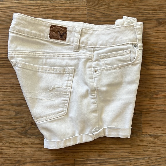 American Eagle Midi Shorts sz 4 Denim Women’s 3.5” Inseam White Stretch Summer - Picture 7 of 9